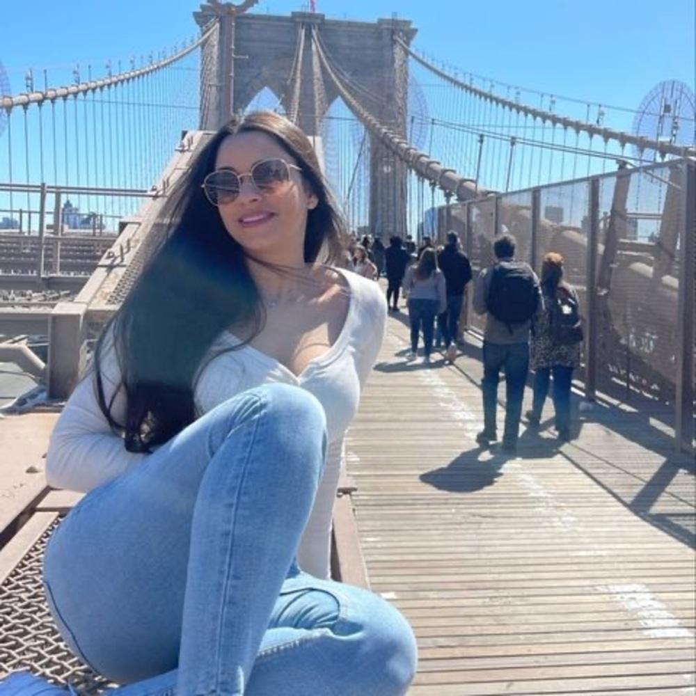 Meet your Posher, Thaina